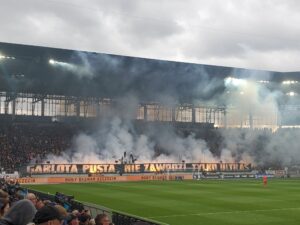 Pogoń Szczecin remisuje z Lechią Gdańsk w Derbach Pomorza.