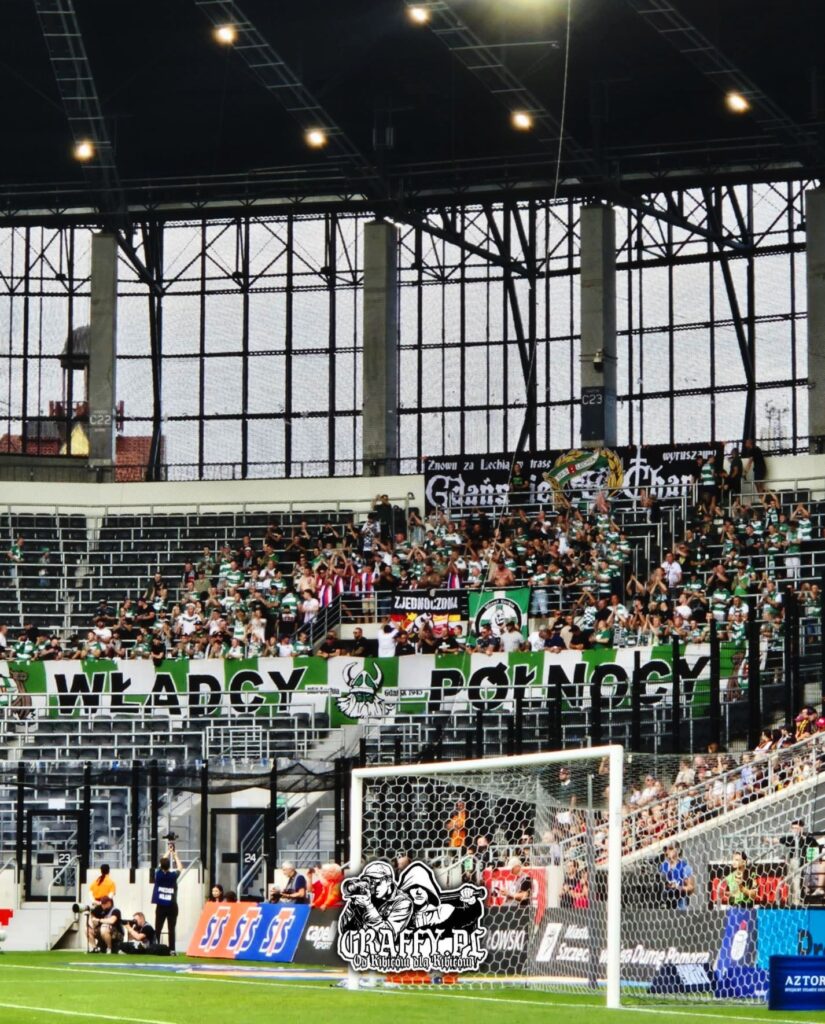 Pogoń Szczecin przegrywa w Derbach Pomorza. Pogoń Szczecin przegrywa w Derbach Pomorza.